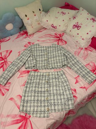 Conjunto de chaqueta y falda de cuadros