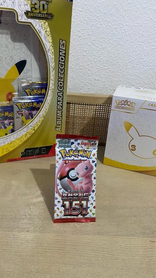 Sobre Pokémon 151 sin abrir