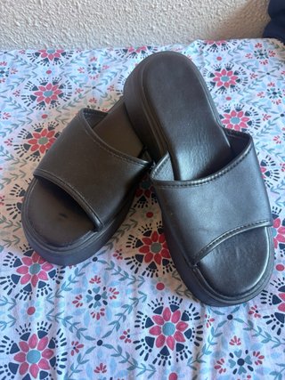 Sandalias Mule con Plataforma Negras