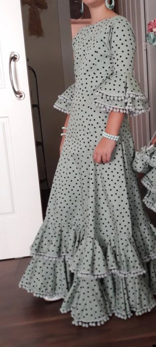 Traje de flamenca para niña. Talla 9-10