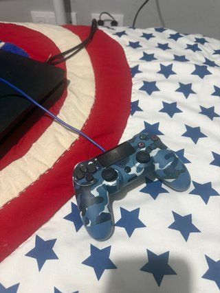 PS4 Slim 500 GB + Controller + Cavi