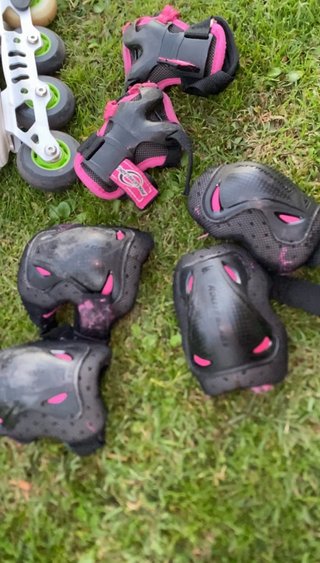 Patines en línea y protecciones infantiles