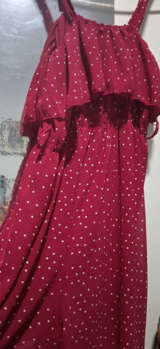 Petos rojos con lunares blancos y beige con flores