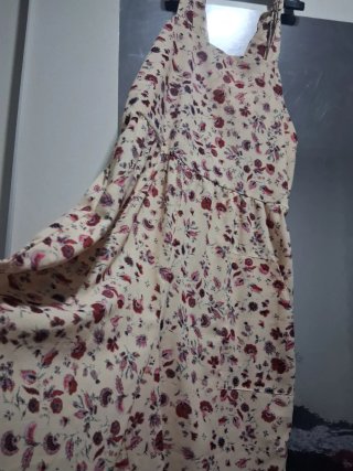 Petos rojos con lunares blancos y beige con flores