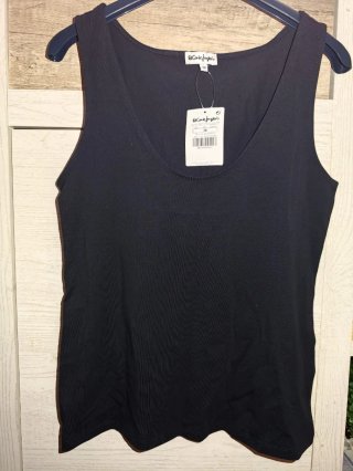 Camiseta de tirantes negra El Corte Inglés