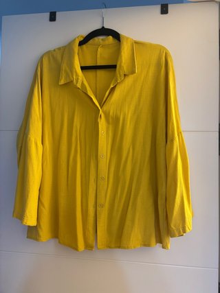 Camisa de Lino Amarilla y otra igual beig