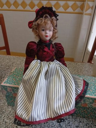 Muñeca Porcelana Colección Vestida