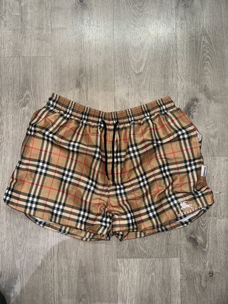 Bañador Burberry xxl pero equivale a S de largo