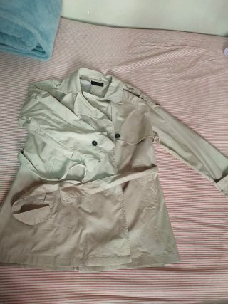 Gabardina beige media