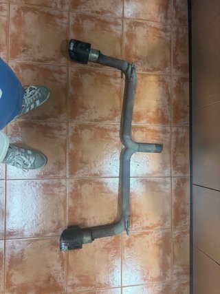 Escape Trasero Golf 1.5 con Colas Akrapovic