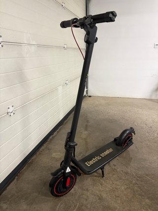 Patinete Eléctrico iScooter Negro.