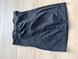 Vestido negro con lazo