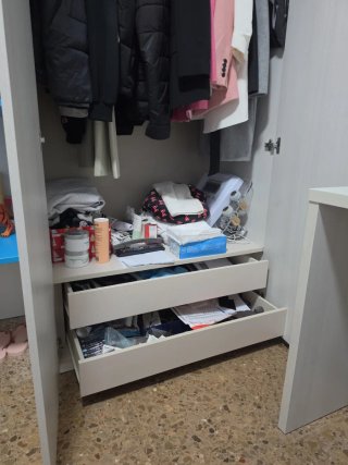 Guardaroba con Scaffali Laterali