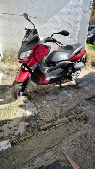 Yamaha Xmax 125 Roja