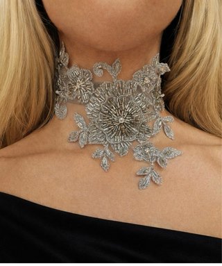 Collar Choker Bordado Plateado