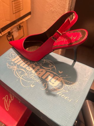 Zapatos de tacón Mustang rojos