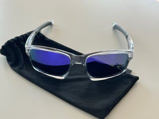 Gafas de sol Oakley Chainlink color transparente.