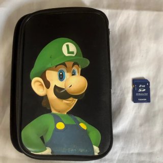 Custodia 3DS XL + Scheda Memoria 2GB Toshiba