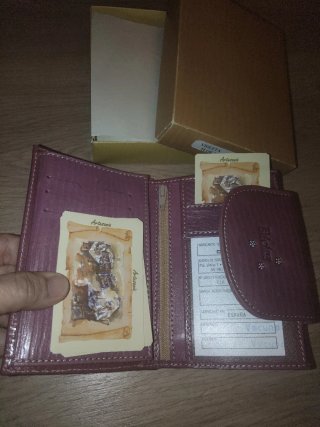 Cartera de piel Violeta