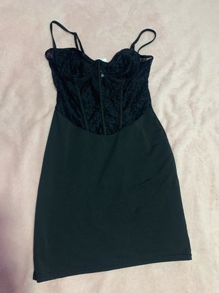 Vestido de encaje negro