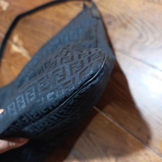 Borsa a spalla Fendi nera