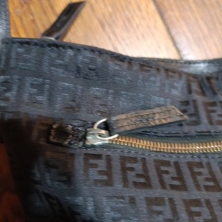 Borsa a spalla Fendi nera