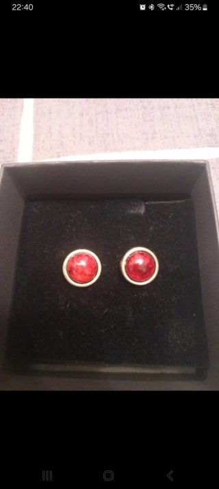 Pendientes de botón vintage con piedra roja