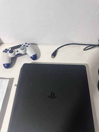 Consola PS4 Slim + Mando DualShock 4
