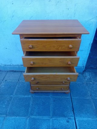 Cómoda de madera con 6 cajones