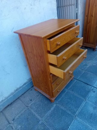 Cómoda de madera con 6 cajones