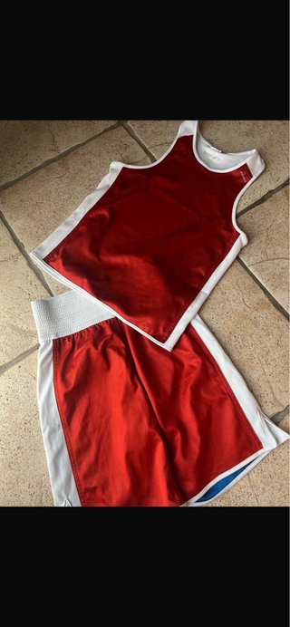 Ropa boxeo roja y blanca reversible azul y blanco