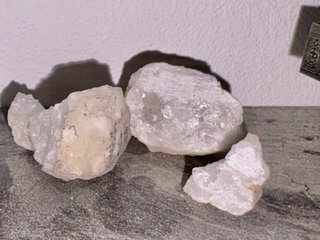 Cuarzo blanco en bruto con druza, 3 piezas