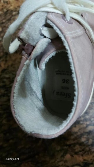 Zapatillas tipo botín rosa y blanco