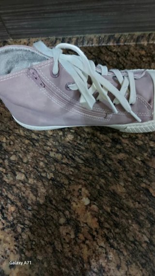 Zapatillas tipo botín rosa y blanco