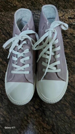 Zapatillas tipo botín rosa y blanco