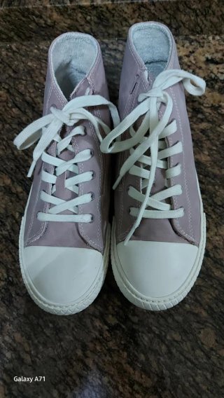 Zapatillas tipo botín rosa y blanco