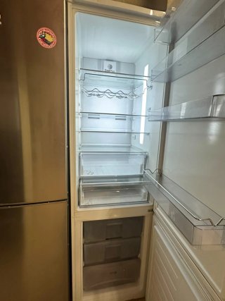 Nevera Combi marca Grundig con garantía ✅