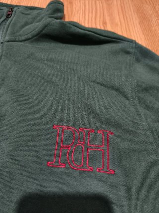 Sudadera verde con cremallera