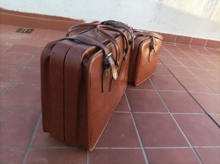 Set de 2 Maletas de Cuero con un solo uso