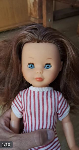 Muñeca Nancy Caoba Cabello Rizado