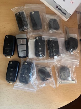 Lote de 11 llaves de coche