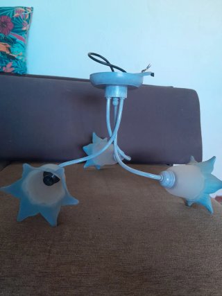 Lámpara de techo con tres tulipas