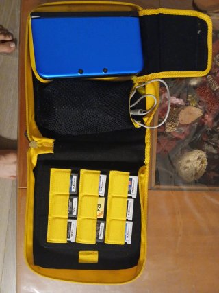 Nintendo 3DS XL Blu + 21 giochi + custodia