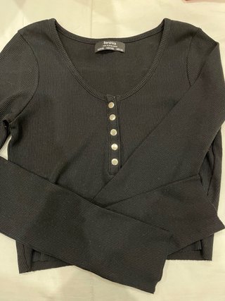 Camiseta negra Bershka talla XS