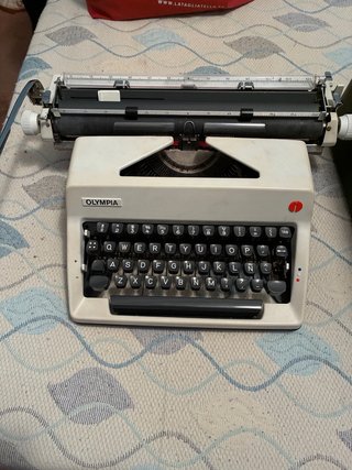 Máquina de escribir Olympia