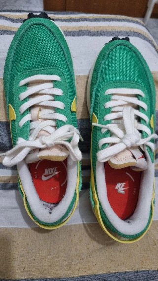 Zapatillas Nike Verdes y Amarillas Talla 37.5
