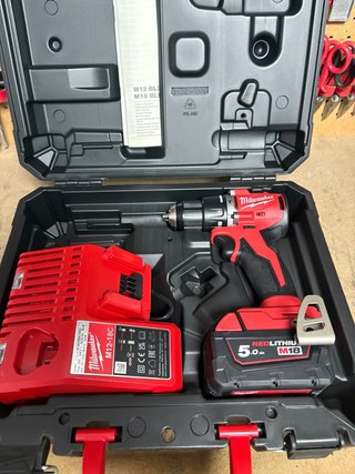 Atornillador percutor Milwaukee M18 Sin Estrenar