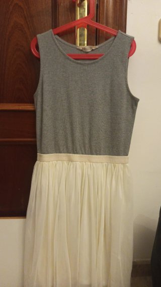 Vestido elegante niña beige y gris