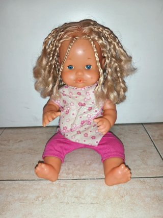 Muñeca Nenuco con pelo rubio