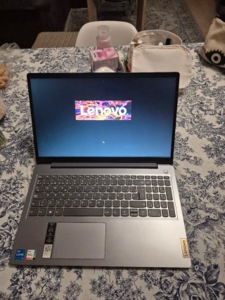 Portátil Lenovo IdeaPad 3 i5 8GB RAM